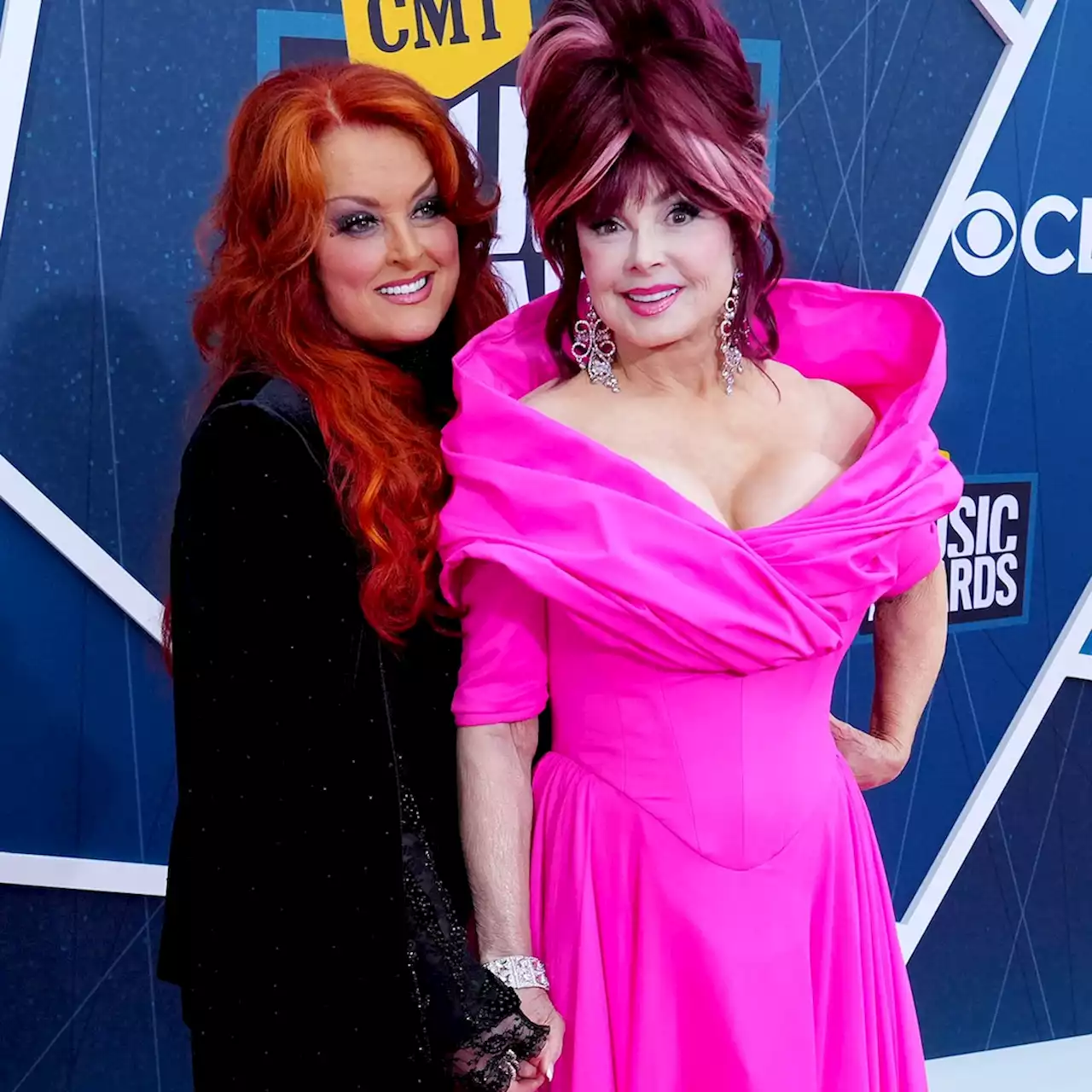 How Wynonna Judd Honored Late Mom Naomi at CMT Music Awards 2023 - E! Online