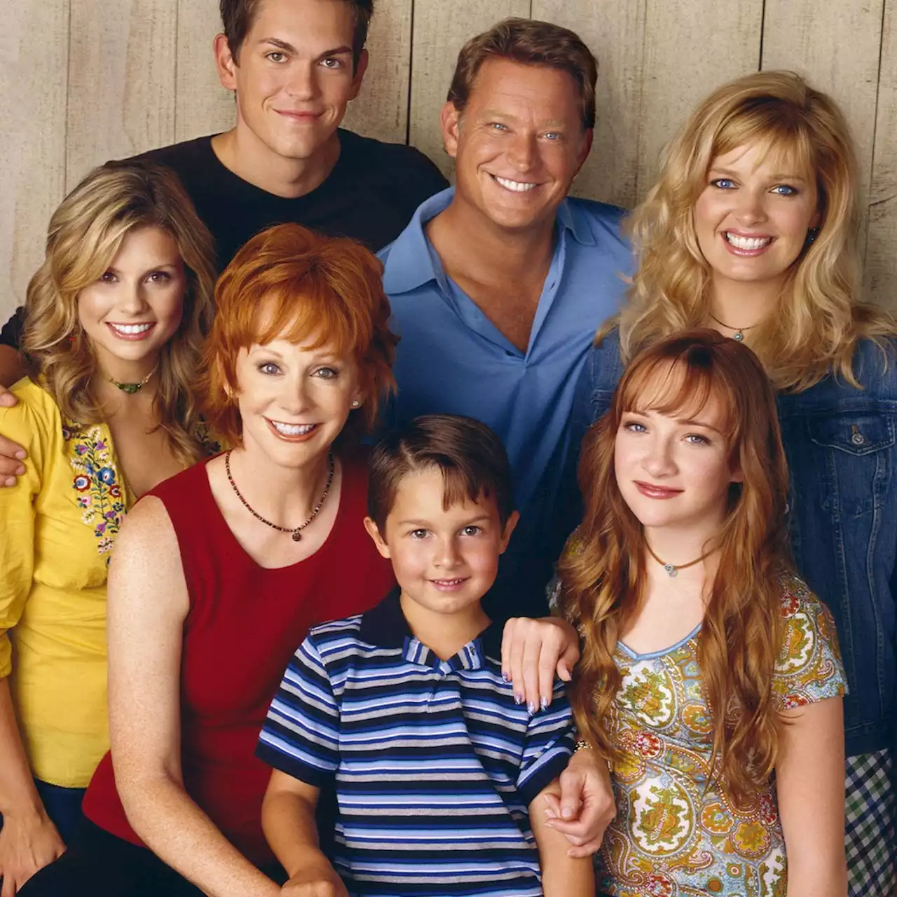 The Reba Cast Just Reunited at Reba McEntire's Hollywood Bowl Concert - E! Online