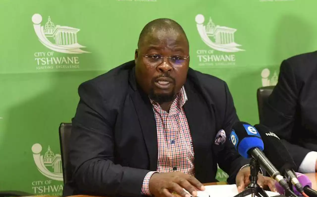 Makwarela hands himself over to Hawks over fake clearance certificate