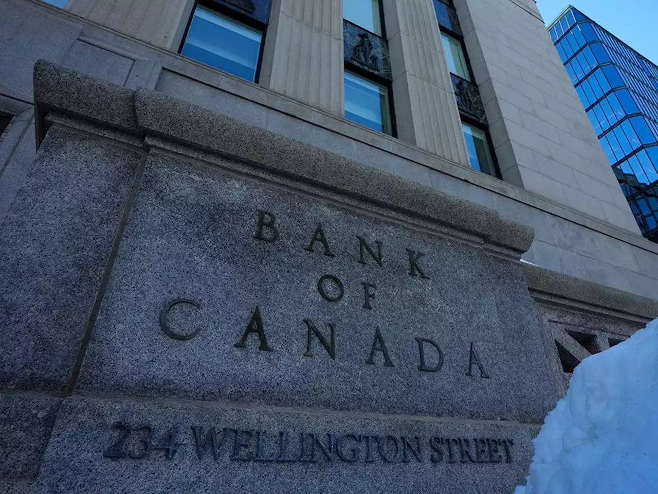 About half of businesses see a recession looming, Bank of Canada survey finds