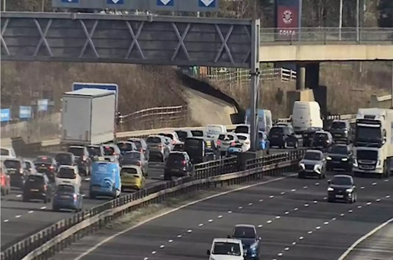 Emergency crews race to scene of 5 car crash near Glasgow