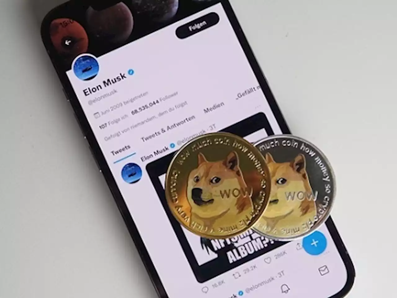 DOGE price surges 27% as the Dogecoin logo replaces the Twitter blue bird