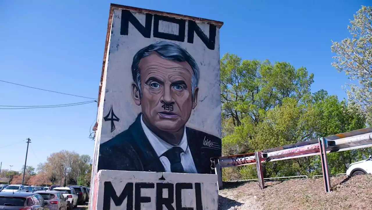 Emmanuel Macron caricaturé en Hitler : une fresque fait polémique à Avignon