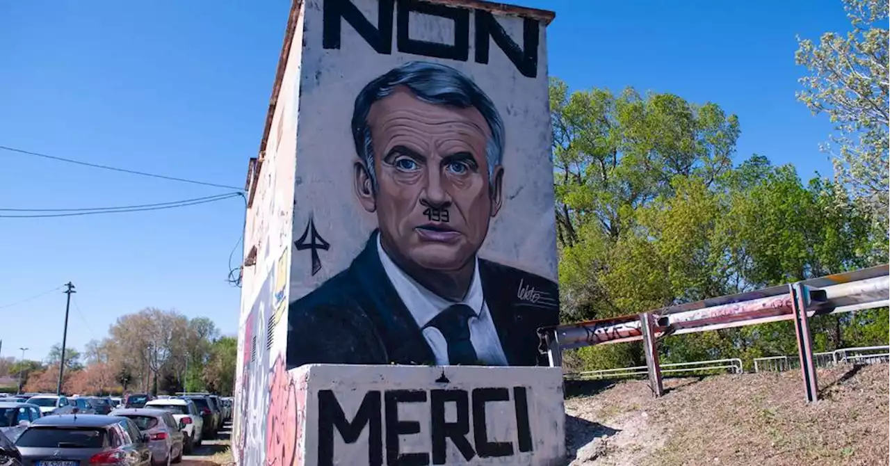 Avignon : la fresque d'Emmanuel Macron en Hitler effacée 'dans les meilleurs délais'