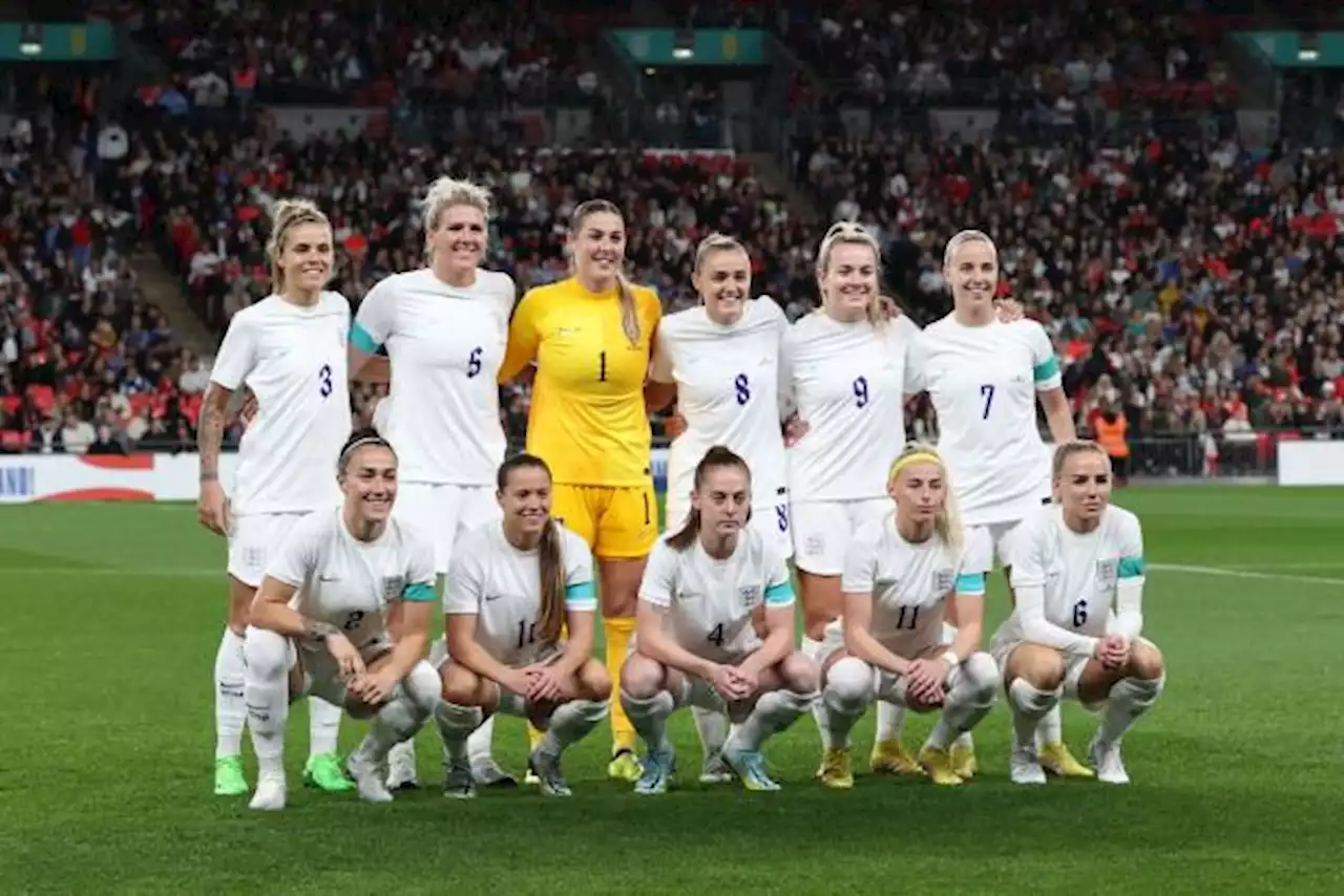 Les joueuses de l'équipe d'Angleterre joueront avec un short bleu en raison de leurs règles