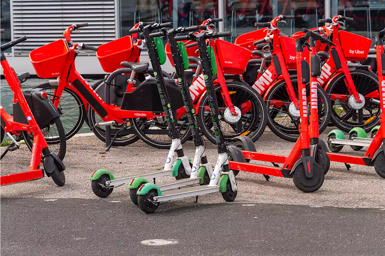 París expulsa a los scooters eléctricos de sus calles