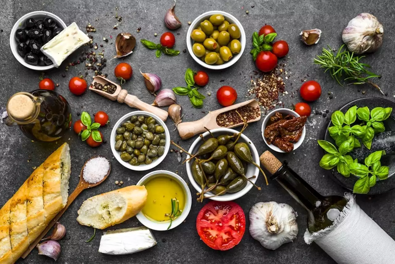 Can the Mediterranean diet and physical exercise improve the quality of life for cancer patients?