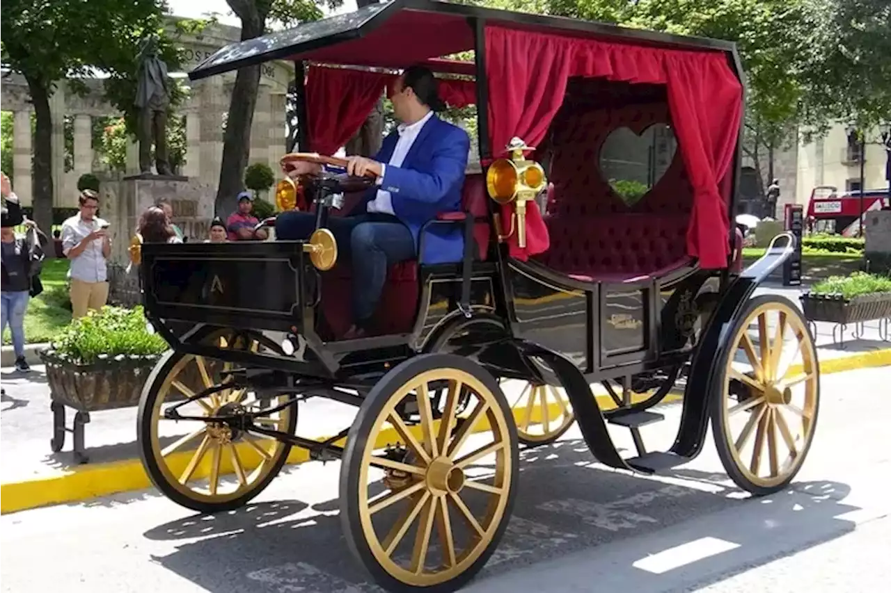 N.Y. animal rights group pledges electric carriages for Philly if city bans horse-drawn carriages