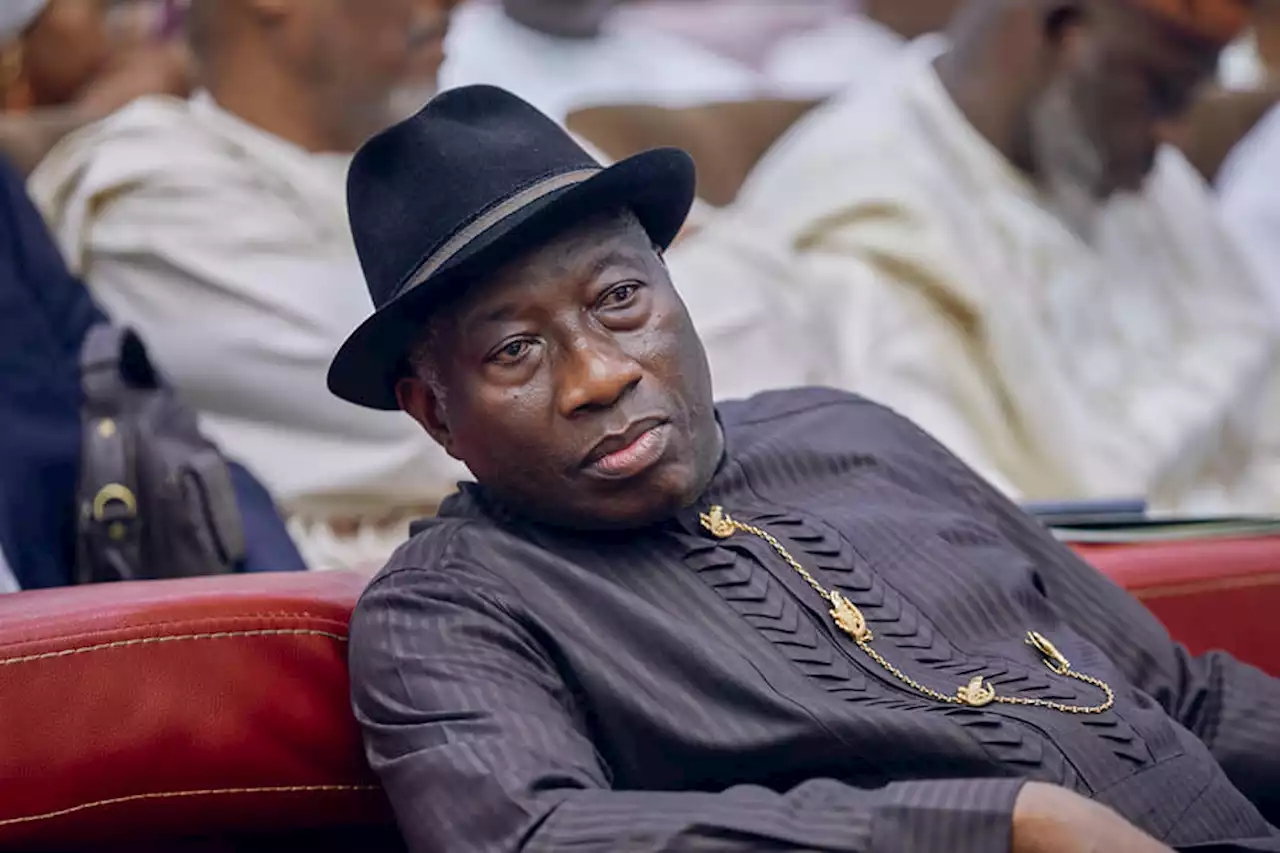 Jonathan bags Democracy Icon award, charges leaders to prioritise service