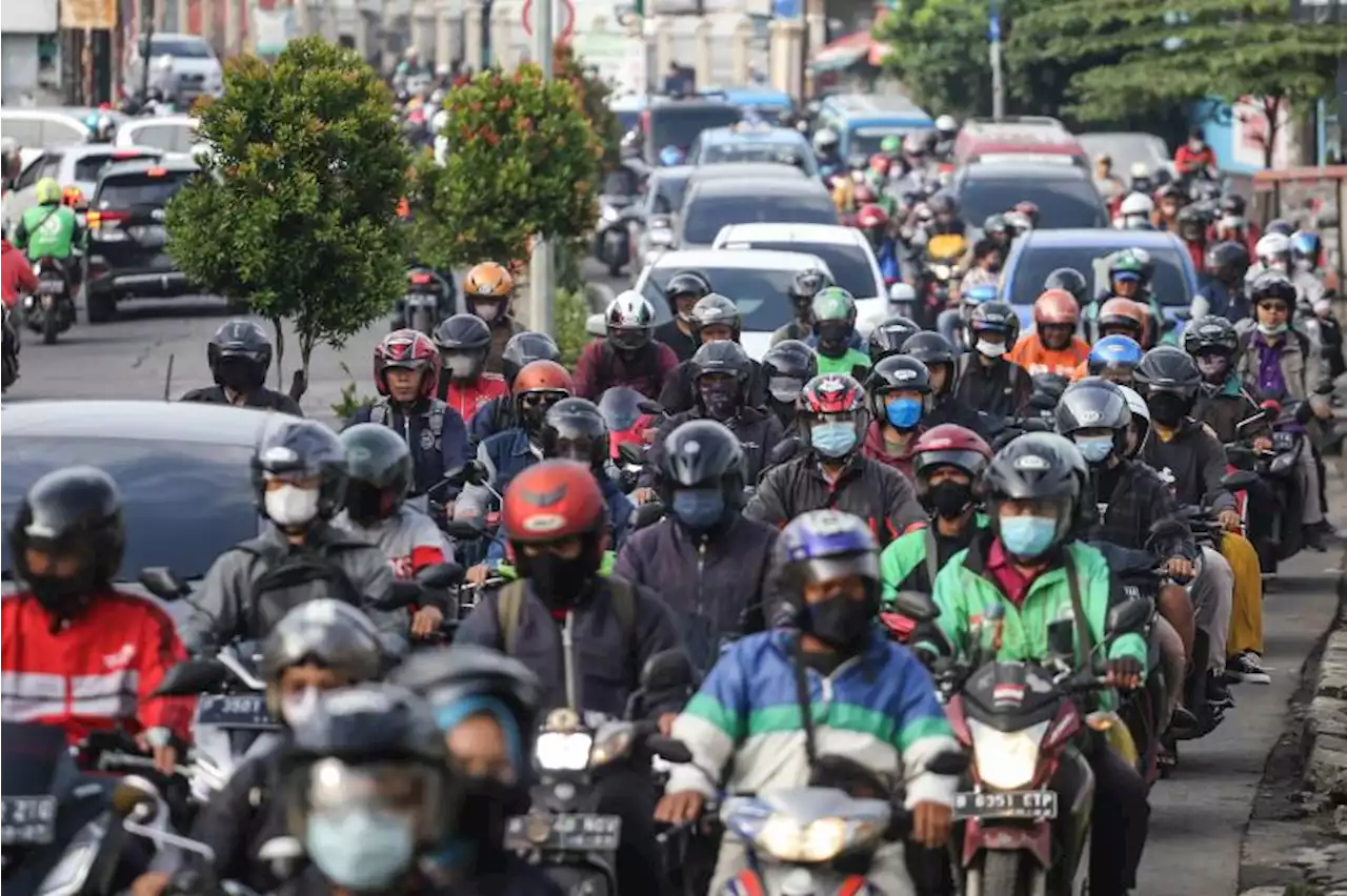 Buntut Ada Pengobatan Ida Dayak, Cilodong Depok Macet Parah |Republika Online