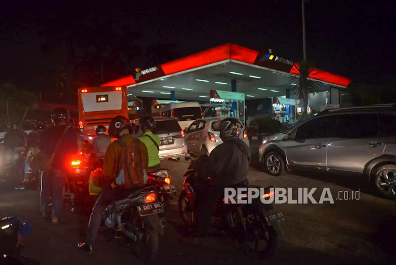 OPEC Plus Kembali Pangkas Produksi, Pengamat: Peluang Harga BBM Turun Makin Kecil |Republika Online