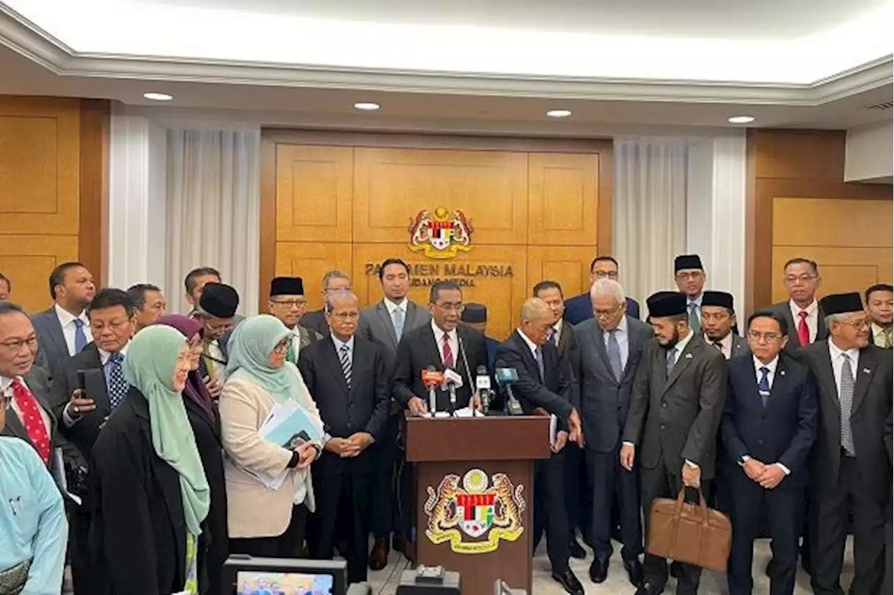 Opposition MPs walk out after motion to debate EPF withdrawal rejected