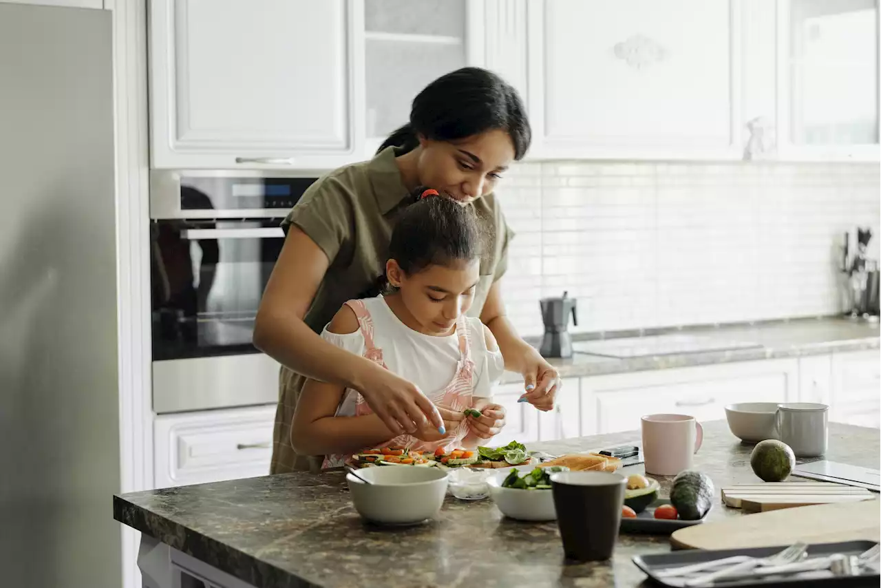 Four ways to save energy when cooking