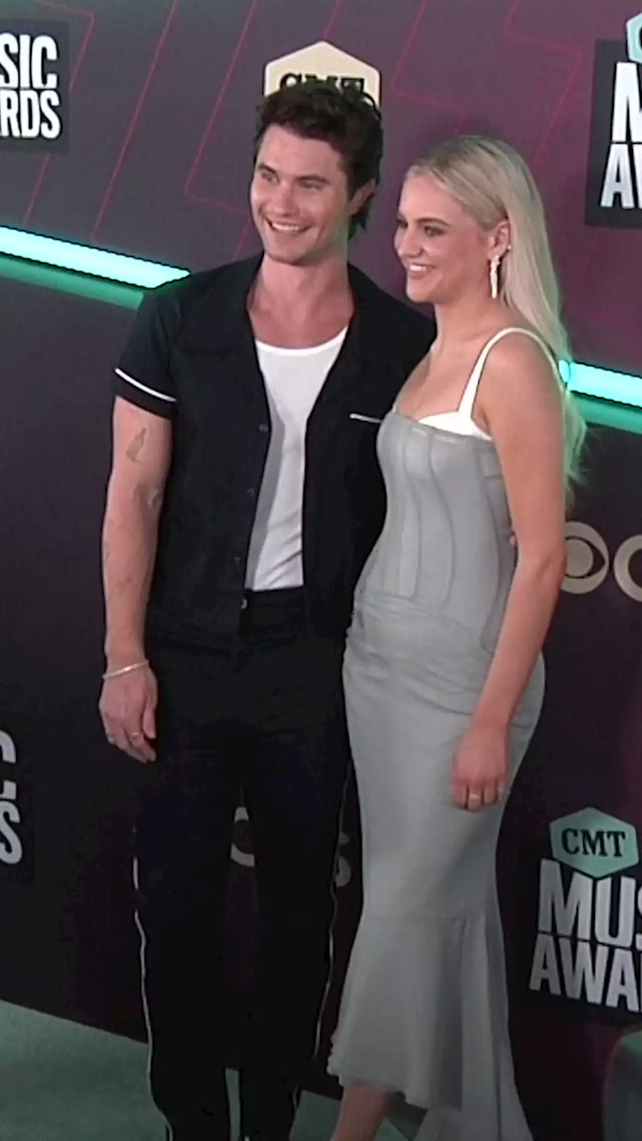 Kelsea Ballerini and Chase Stokes make cute red carpet debut at CMT Music Awards