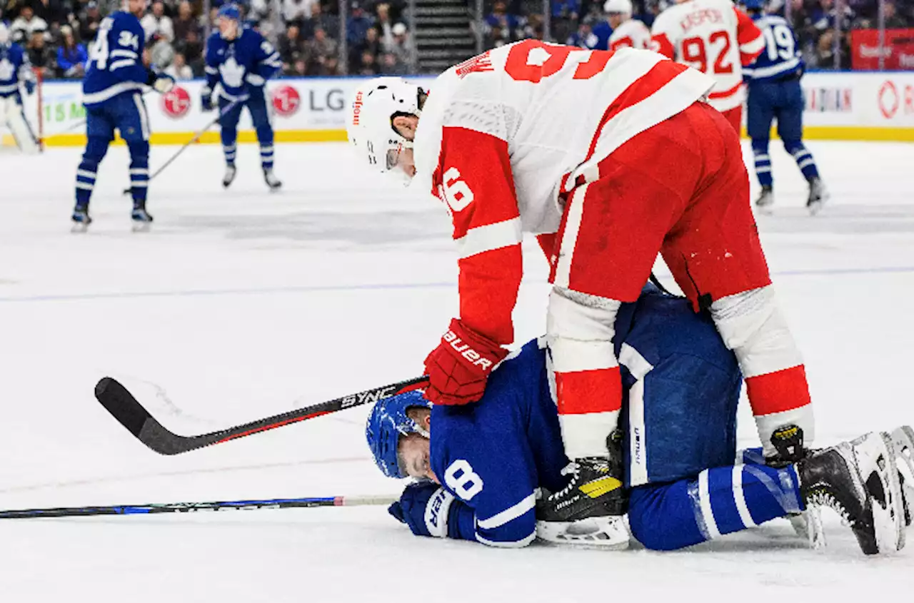 Sheldon Keefe says Kyle Dubas will talk to league about Michael Bunting calls | TSN