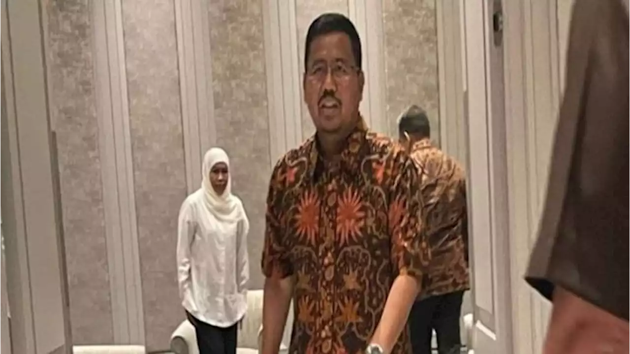 Khofifah Gelar Pertemuan Tertutup dengan Sekjen Gerindra di Surabaya