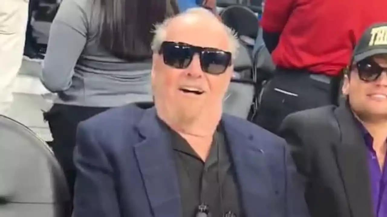 Première apparition publique de Jack Nicholson en près de deux ans, lors d'un match des Lakers