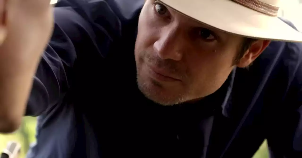 Justified: Raylan Givens Uses Dewey to Let Boyd Know He's Back