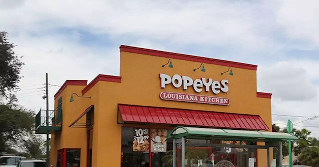 VIDEO: Chicago Popeyes Worker Allegedly Destroys Eatery