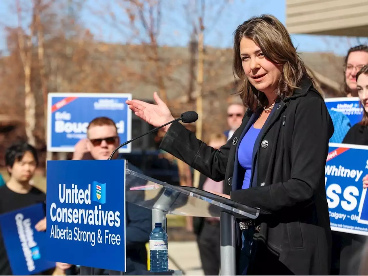 Danielle Smith launches election campaign in battleground Calgary