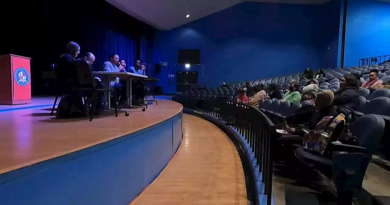 Community gives input on districts for new elected board for Chicago Public Schools