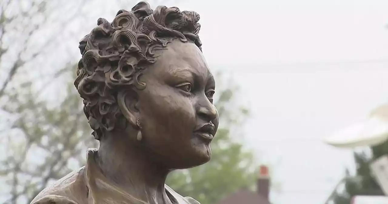 Mamie Till-Mobley statue unveiled at Argo Community High School