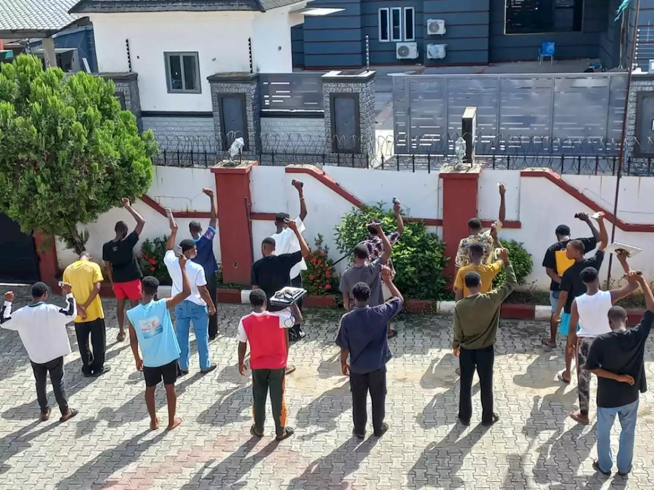 Yahoo: EFCC raids Akwa-Ibom University, arrests 19 students