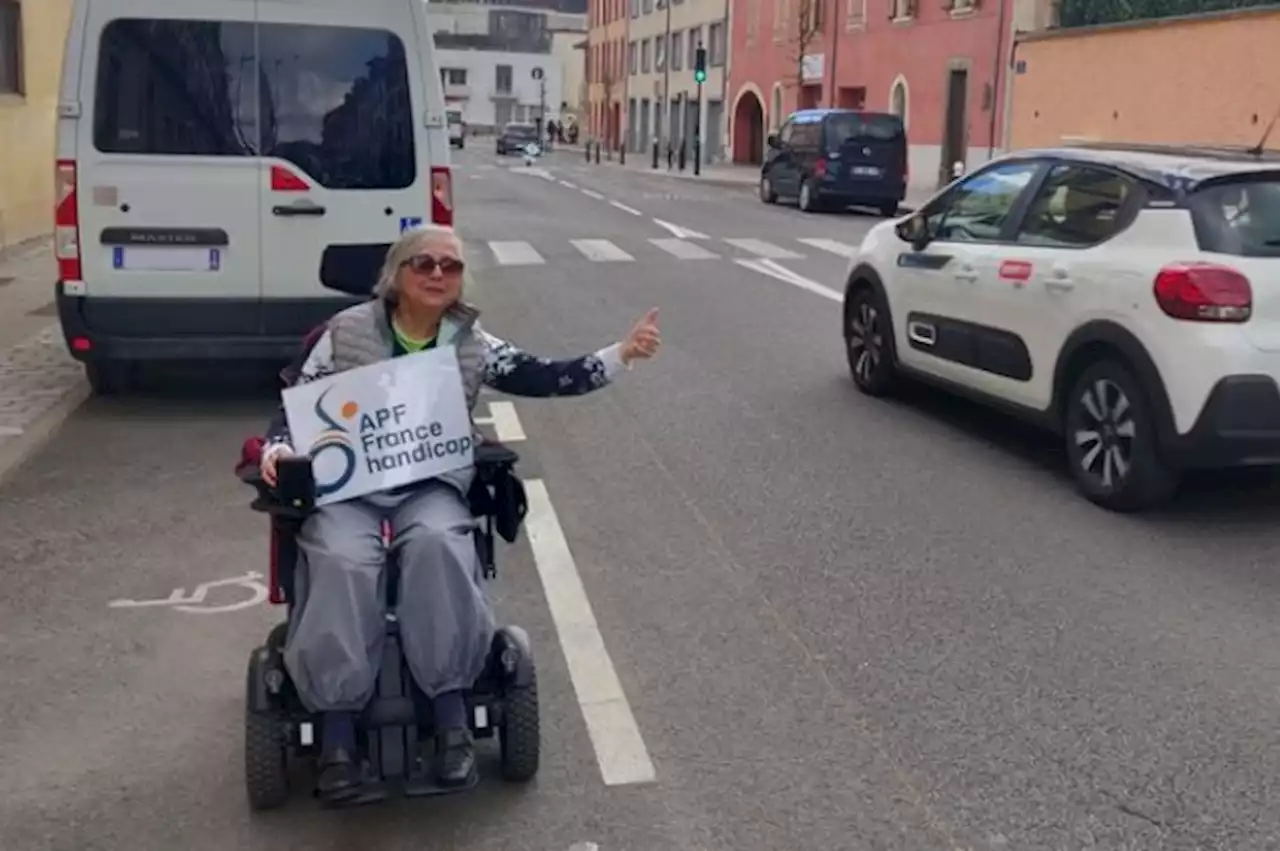 Handicap : une retraitée a rallié Briançon à Nice en auto-stop et en fauteuil roulant