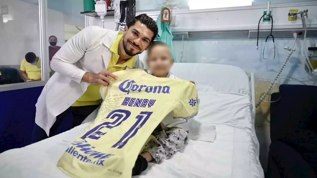 Henry Martin cumple el sueño de un pequeño con cáncer y lo visita en el hospital