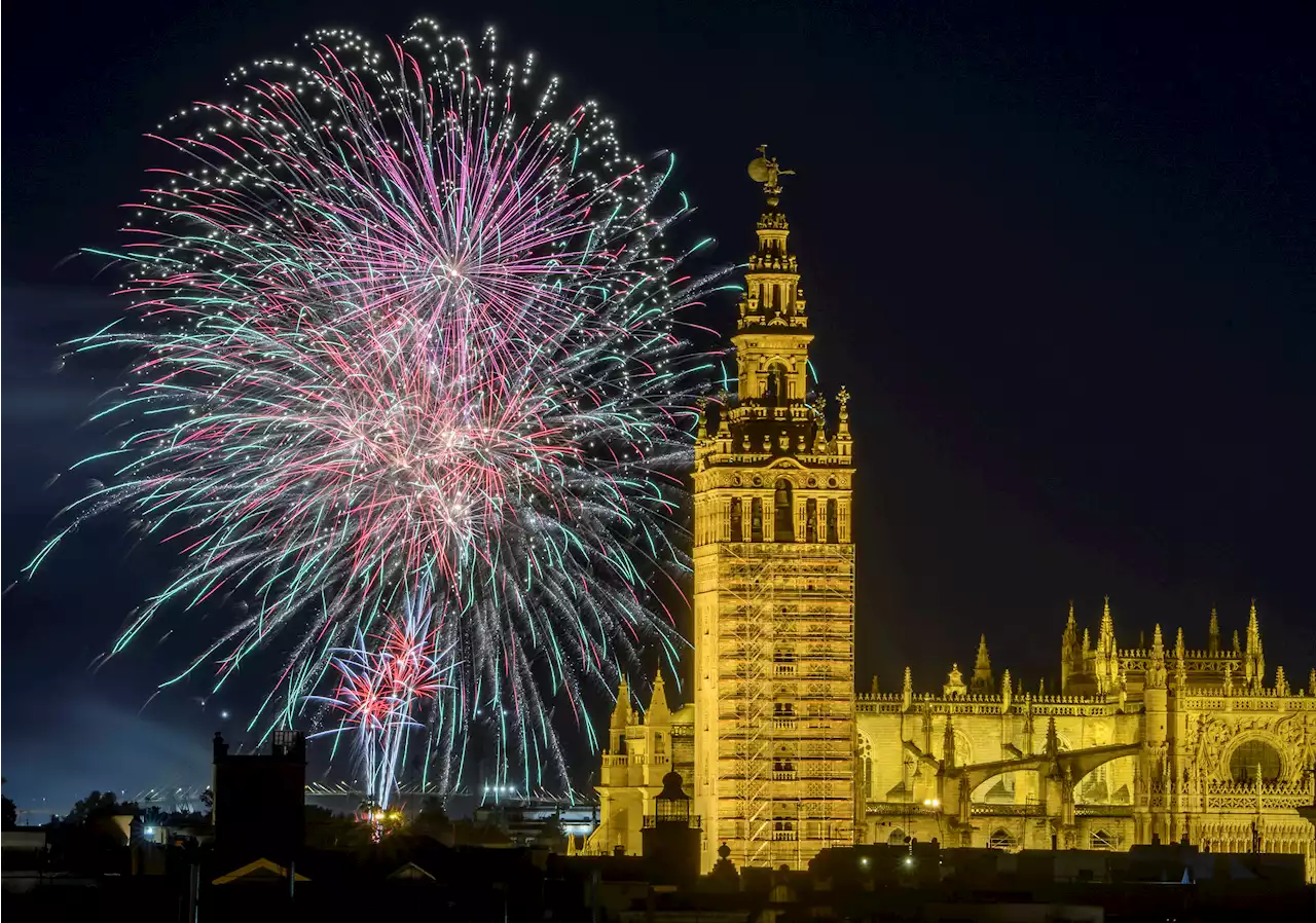 Los fuegos artificiales ponen fin a una Feria marcada por el calor