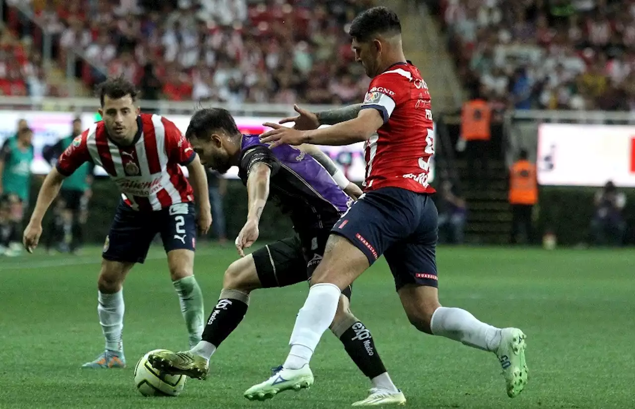 Guadalajara golea 4-1 a Mazatlán; sellan pase directo a la liguilla