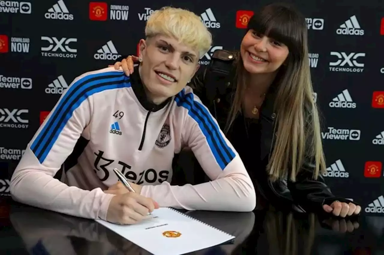 La novia de Alejandro Garnacho felicitó al jugador por su nuevo contrato con Manchester United: “Orgullosa”