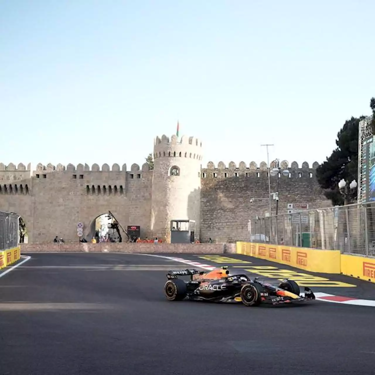 Sergio Perez, vainqueur pour la deuxième fois à Bakou, est le roi des circuits en ville