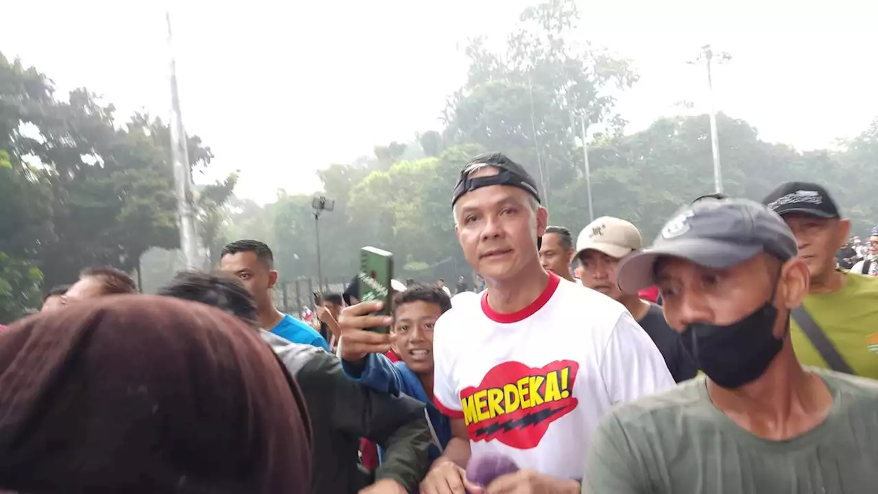 Joging di Kawasan GBK Senayan, Ganjar Diteriaki Presiden