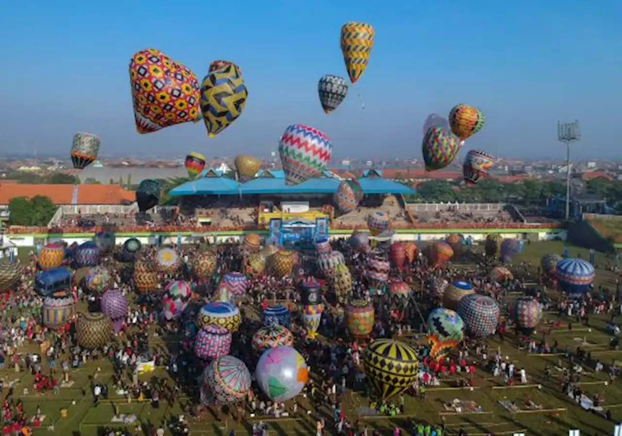 Ganggu Jalur Penerbangan, Polres Pekalongan Sita 137 Balon Udara Raksasa