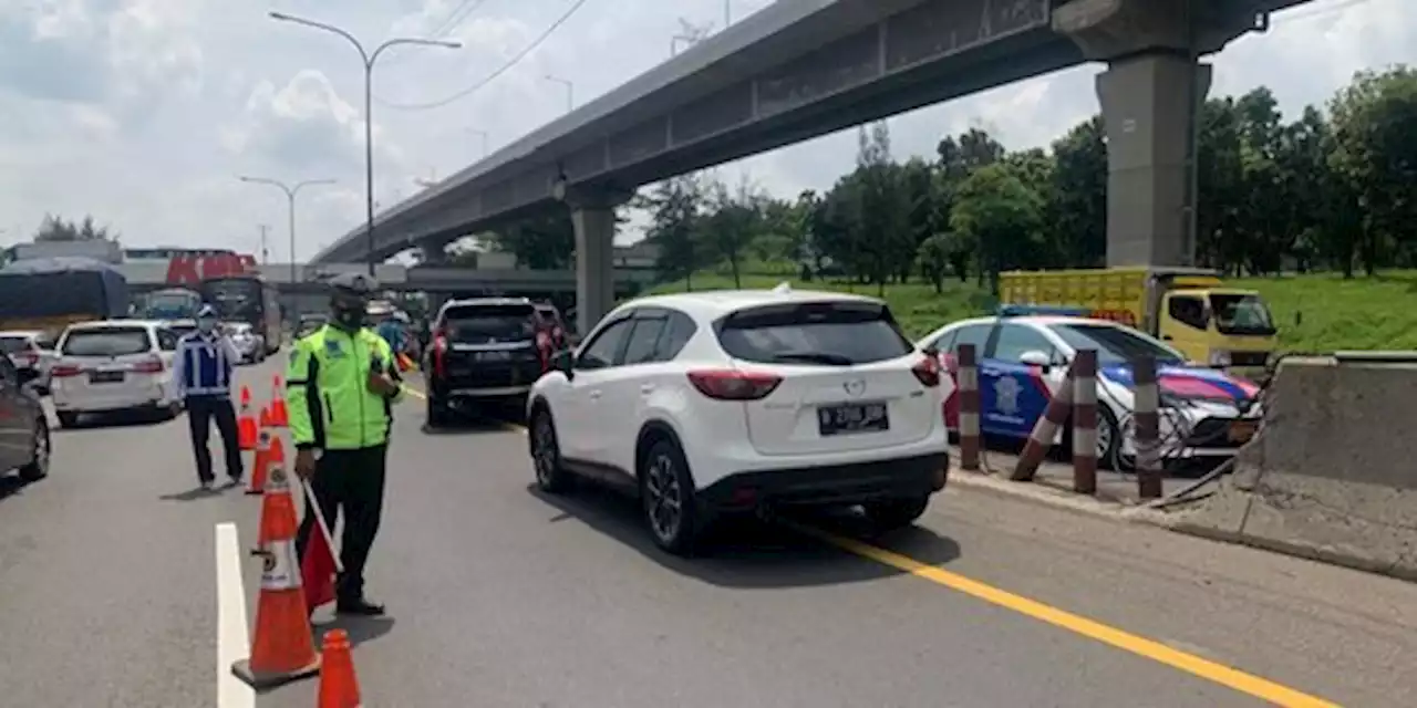 Jasa Marga Tutup Contraflow KM70-KM47 di Tol Japek Arah Jakarta | merdeka.com