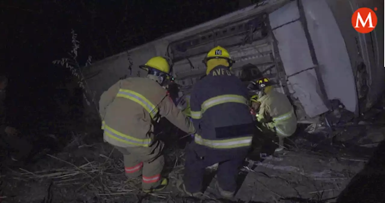 Carretera Tepic-Puerto Vallarta. Autobús cae a barranco; hay muertos