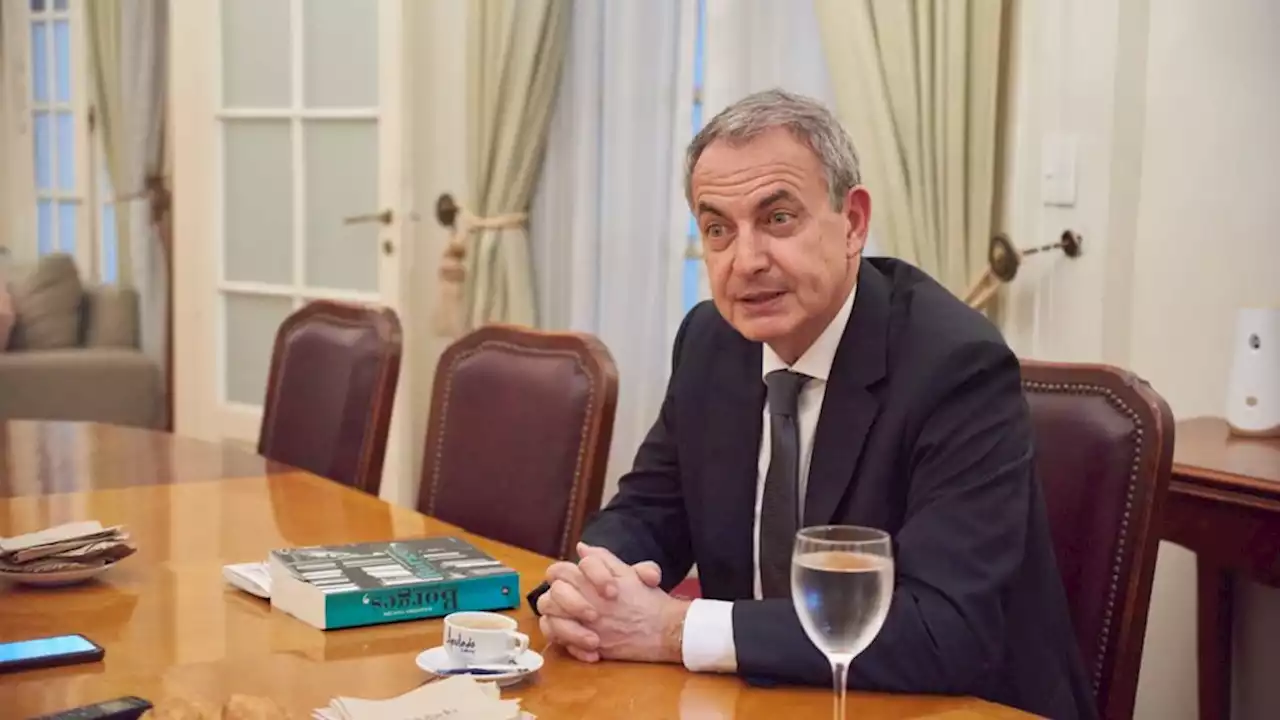 José Luis Rodríguez Zapatero: “Un país que da un escritor como Borges no puede ser un país sencillo” | El expresidente de España escribió un libro sobre el autor argentino