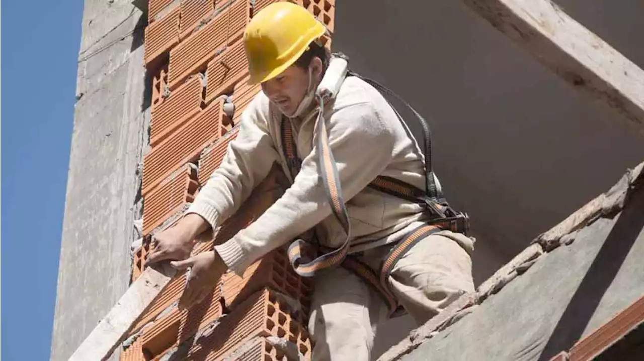 El Gobierno celebra que los salarios en blanco le ganaron a la inflación