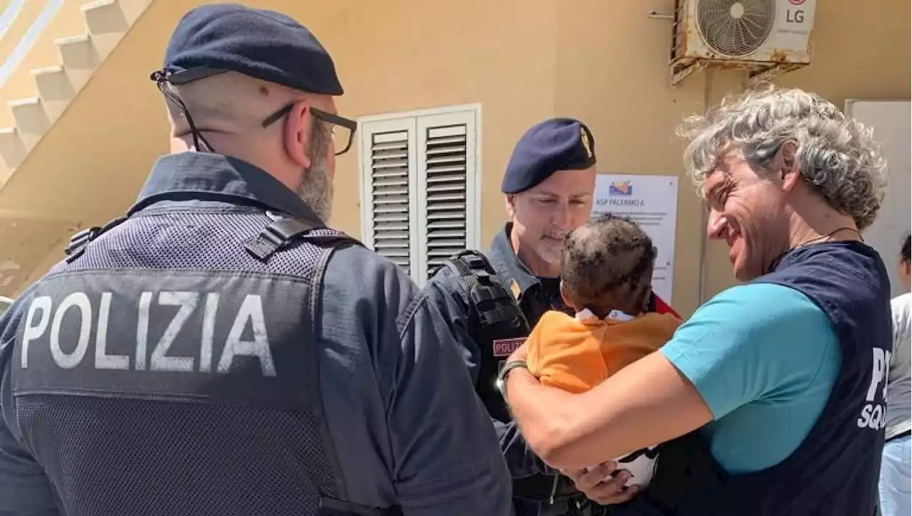 Lampedusa, affidato a una rianimatrice del 118 il bimbo che ha perso la mamma nel naufragio