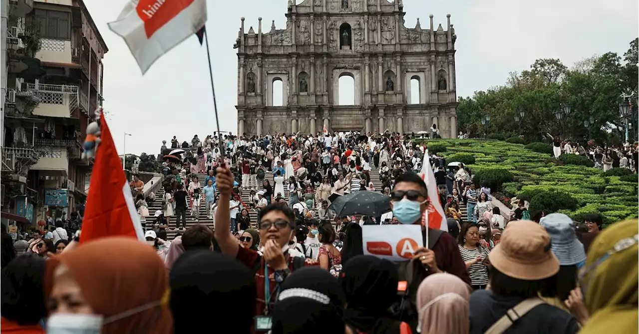 Chinese tourists flock to gambling hub Macau for Labour Day holiday