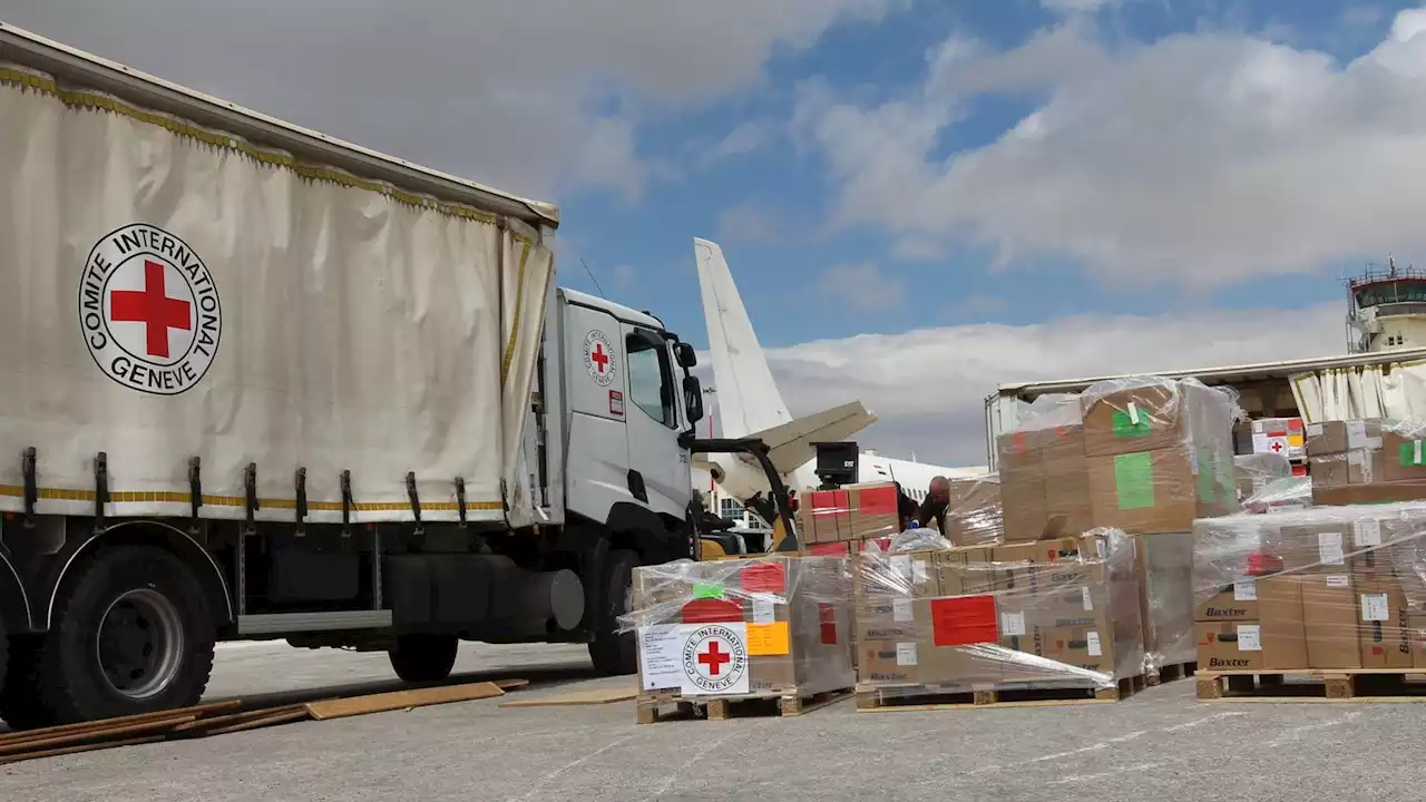 Sudan conflict: First humanitarian aid shipment arrives in Port Sudan as UK announces new evacuation flight