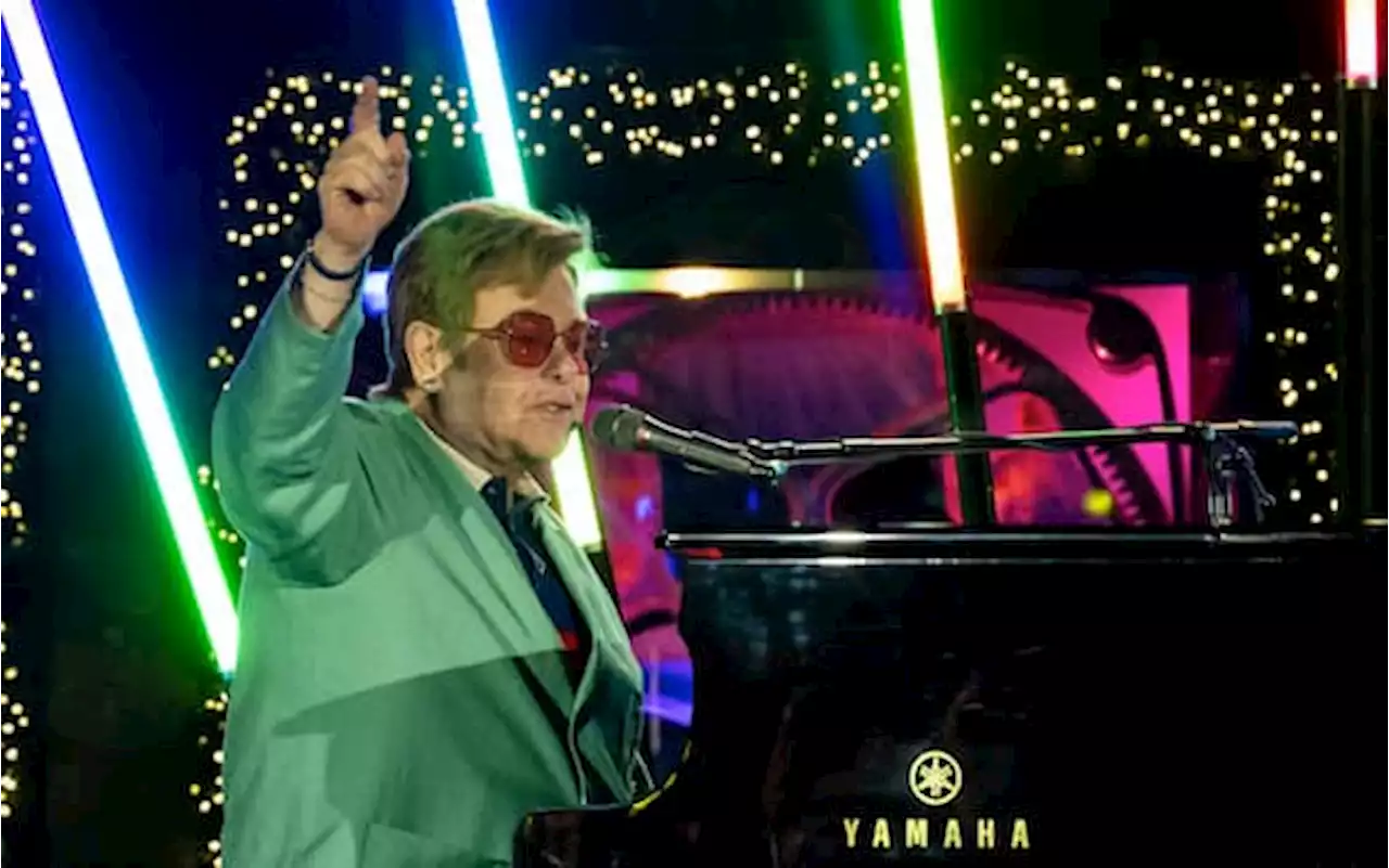 Elton John conferma basta tour ma apre a qualche singolo concerto