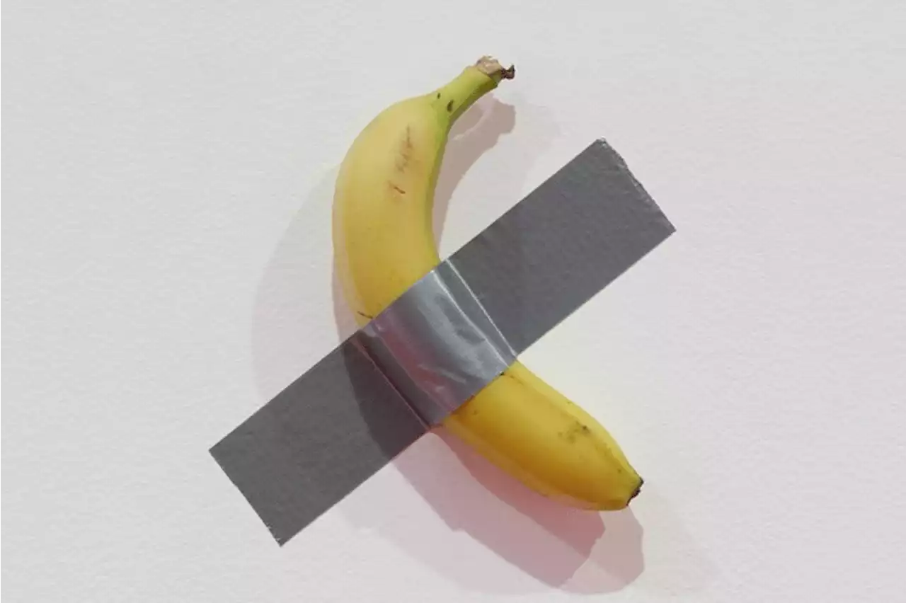 Art student eats Maurizio Cattelan’s $160,000 banana at Korea’s Leeum museum