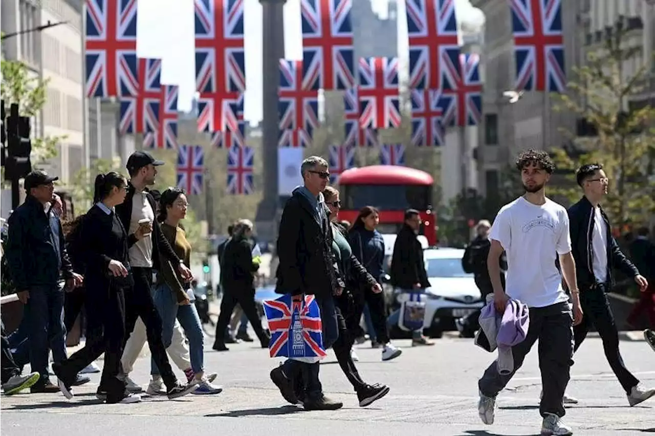 London’s coronation countdown: Travellers arrive, others flee