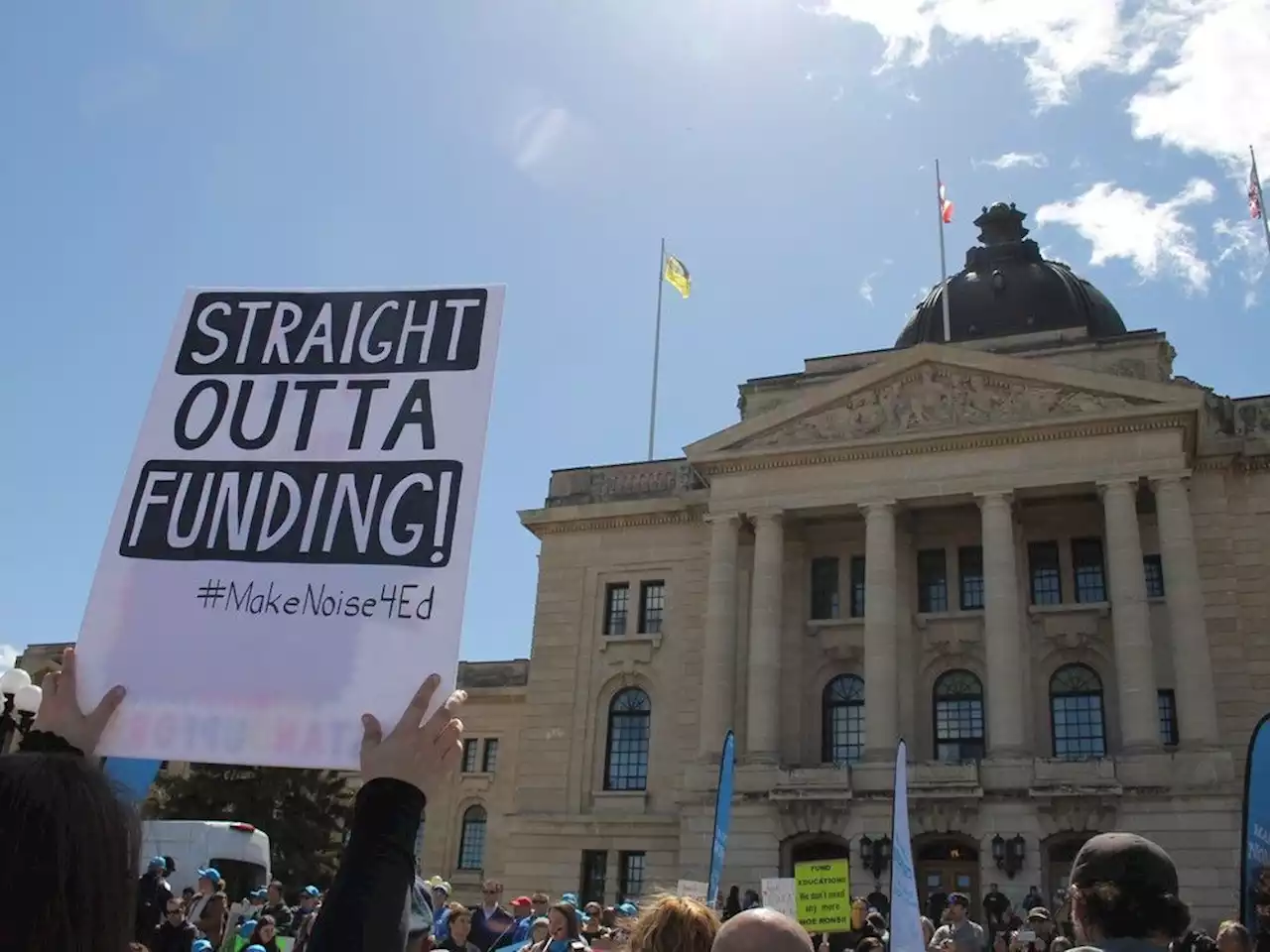 Thousands take to Sask. Legislature to protest education funding shortfalls