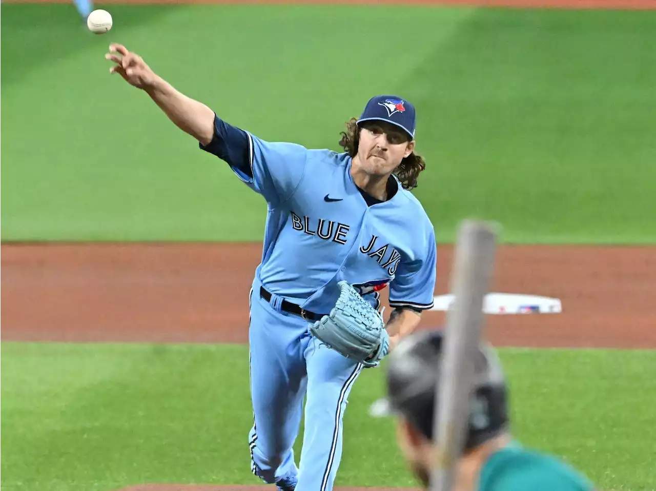 Blue Jays delight fans with sixth straight win in an epic pitching duel with Seattle Mariners