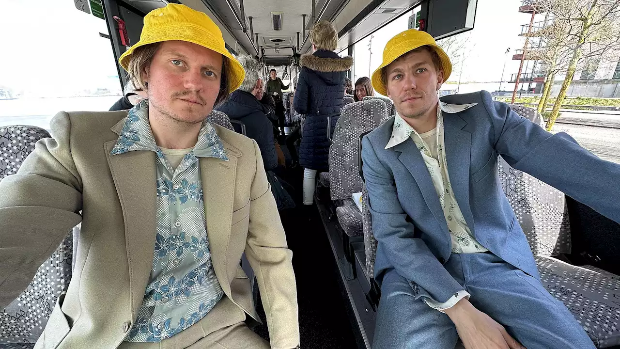 Kommunistisk teater i bussen gennem Aalborg