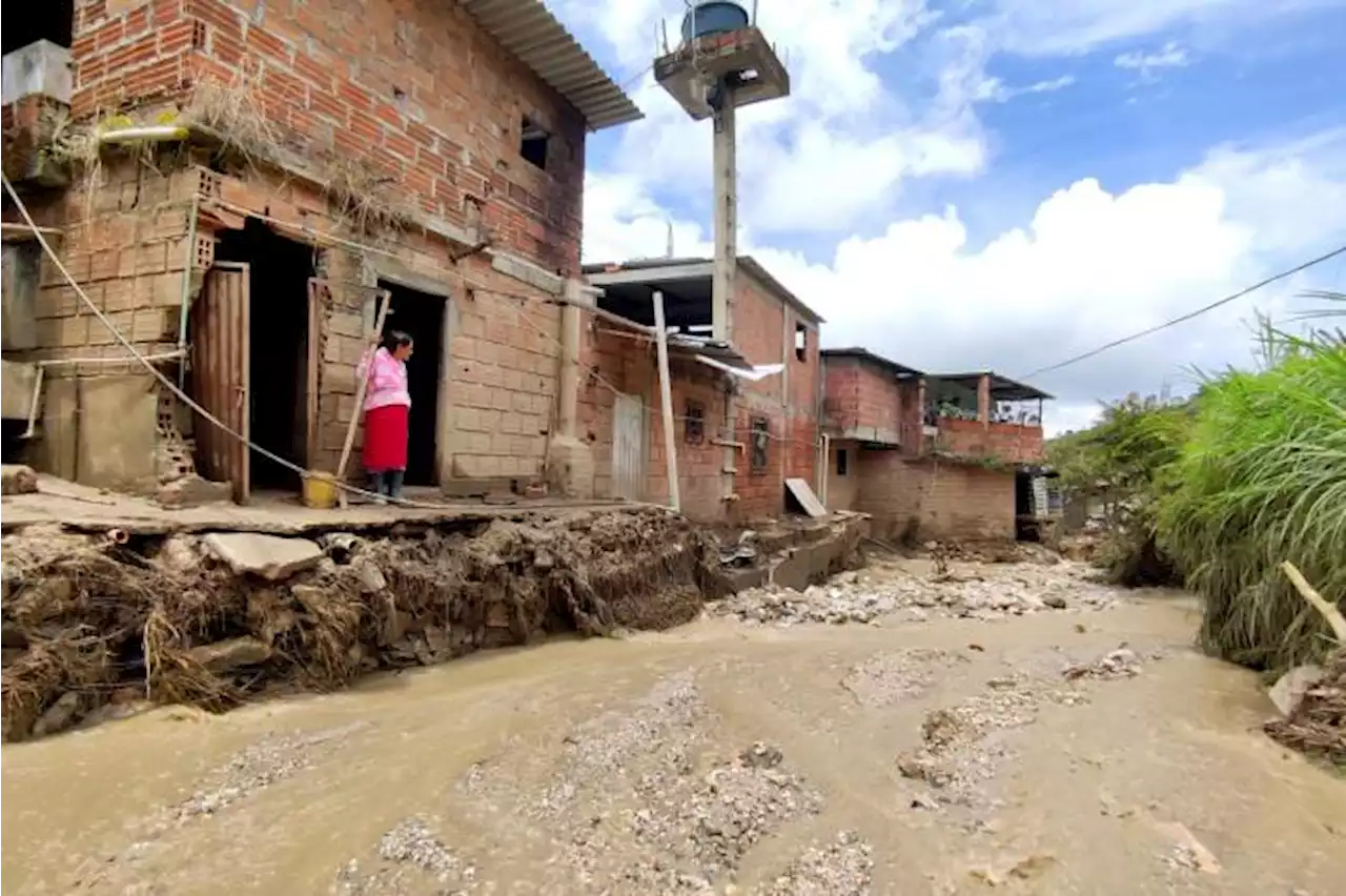 Tras creciente súbita, en corregimiento Sevilla de Piedecuesta temen que vuelva a llover