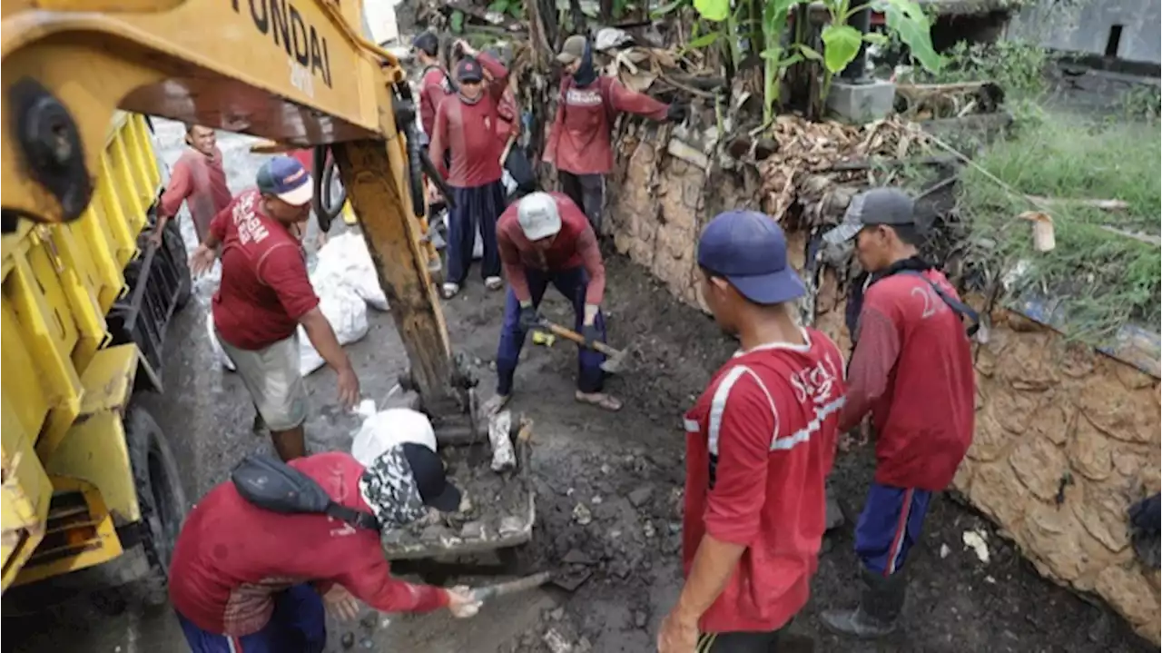 Jurus Vital Wali Kota Eri Atasi Banjir di Jalan Mayjend Sungkono